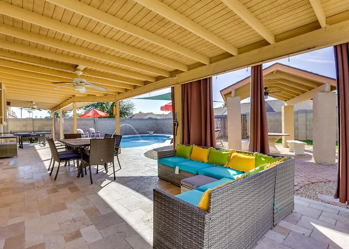 Entertainment Hub! Family W/ Pool * Glendale
