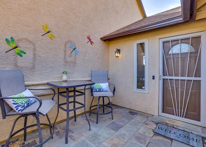 Entertainment Hub! Family W/ Pool Holiday home
