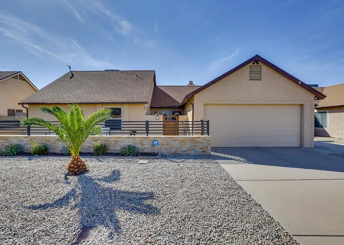 Entertainment Hub! Family W/ Pool * Glendale